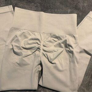 HALARA butt lifting Leggings-size large